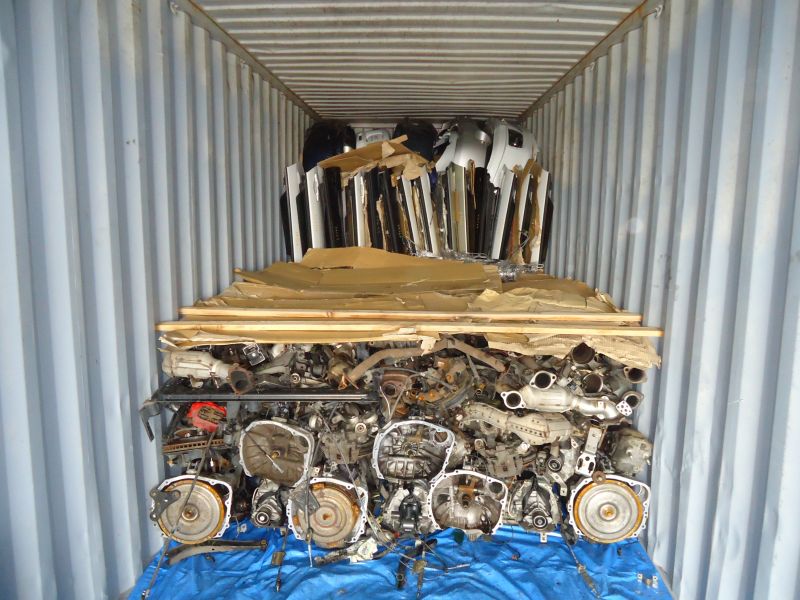 Container vanning with used parts in bulk