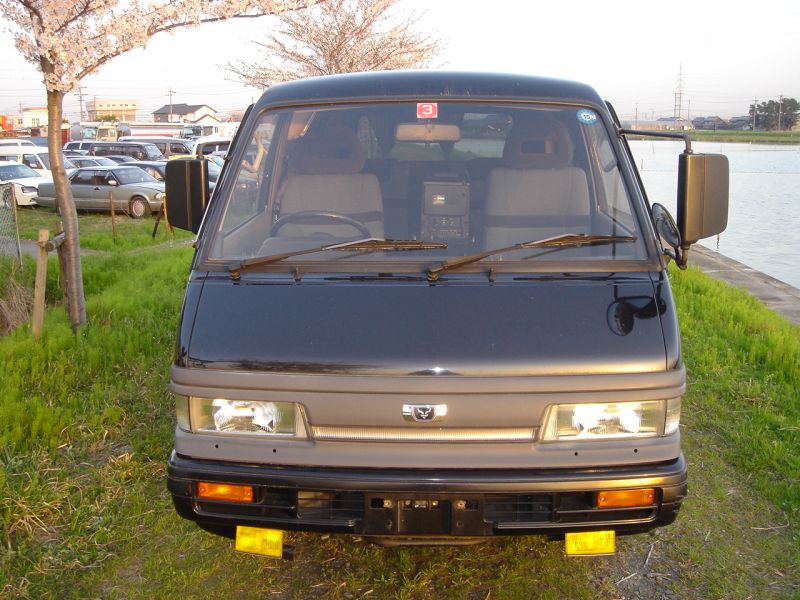 Mazda bongo wagon