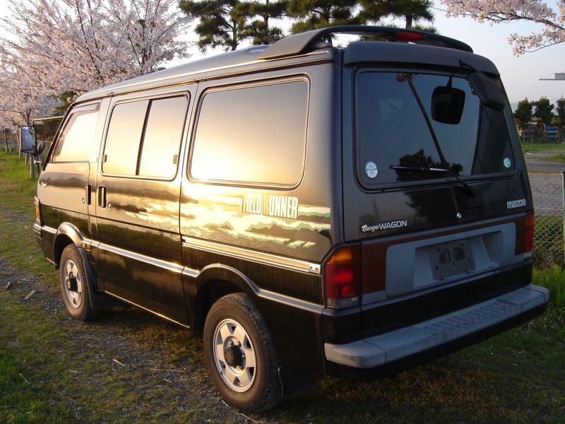 Mazda bongo wagon