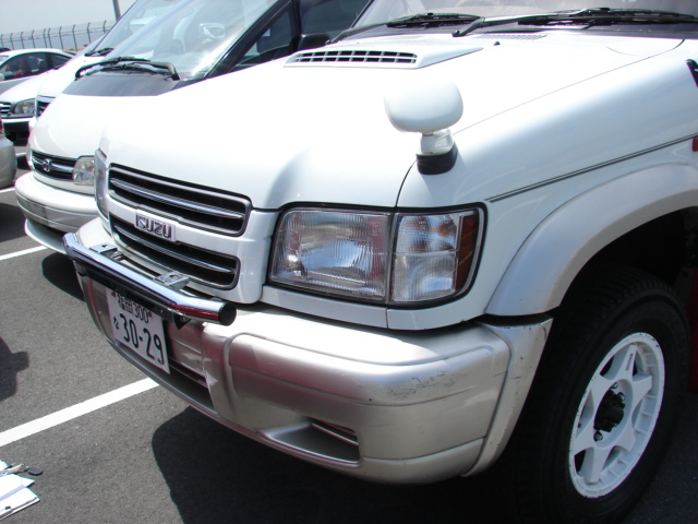 Isuzu bighorn 2000