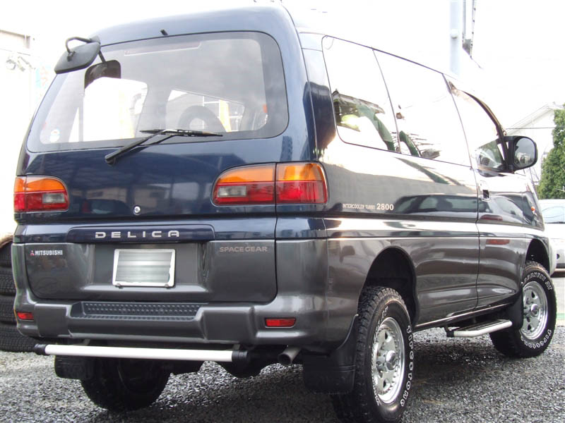 Mitsubishi DELICA SPACE GEAR EXCEED, 1994, used for sale Mitsubishi DELICA SPACE GEAR EXCEED, 1994, used for sale