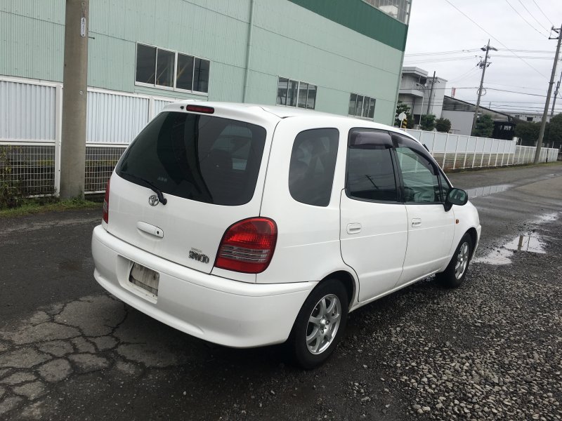 Toyota spacio 2000