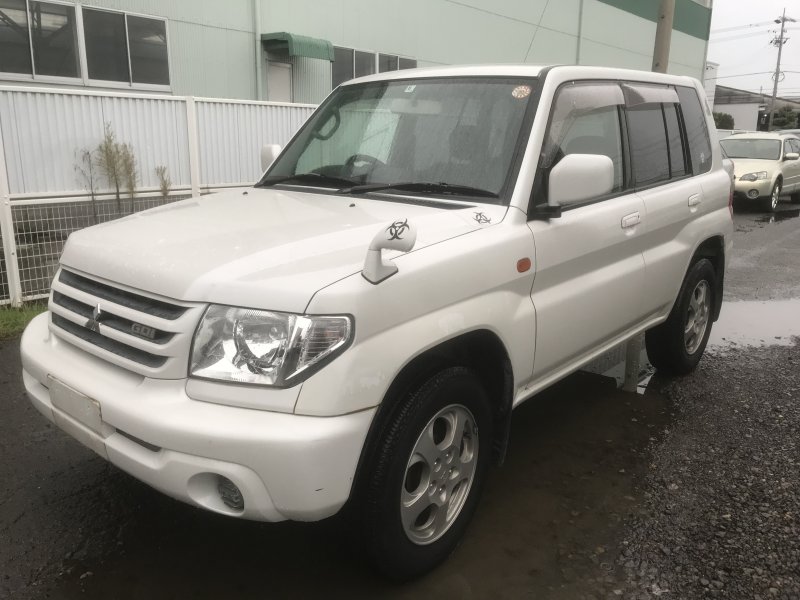 Mitsubishi pajero io 2000