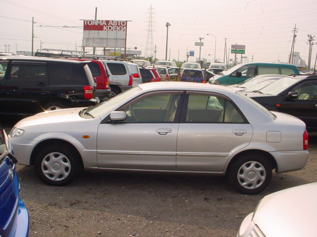 Mazda familia 2003