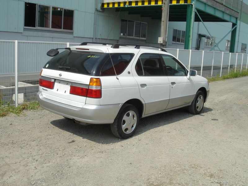 Nissan rnessa 1998