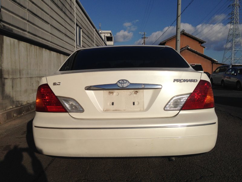 Toyota pronard 2000