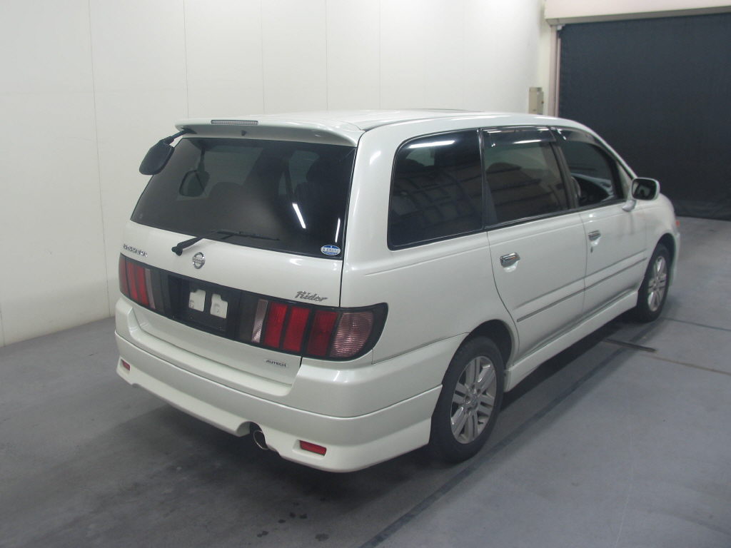 Nissan bassara картинки