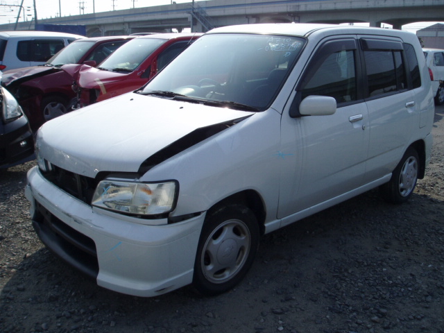 Nissan cube 2000