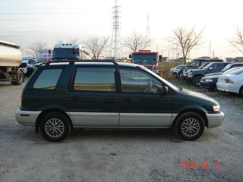 Mitsubishi chariot 1996