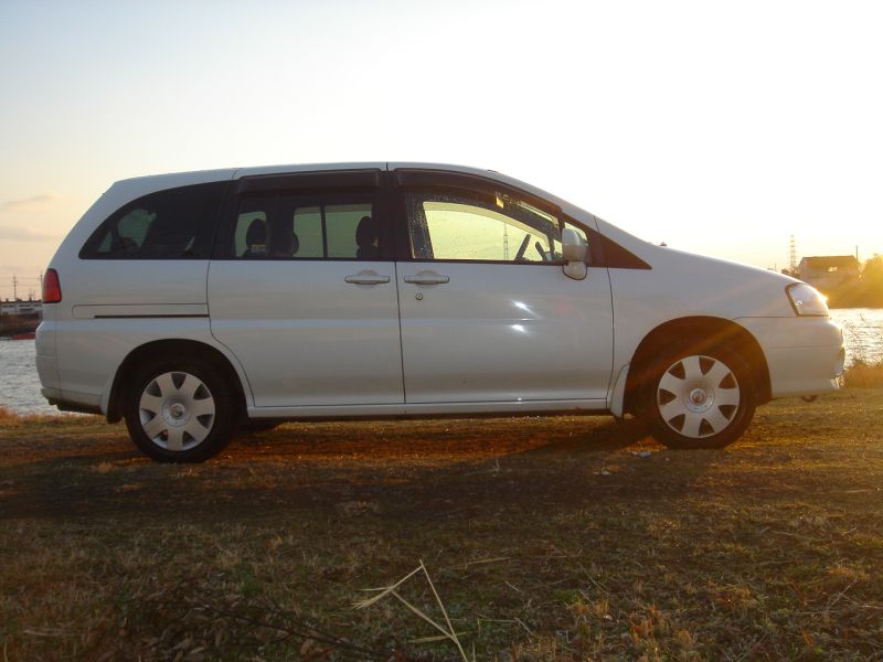 Nissan prairie liberty