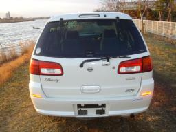 Nissan liberty 2004