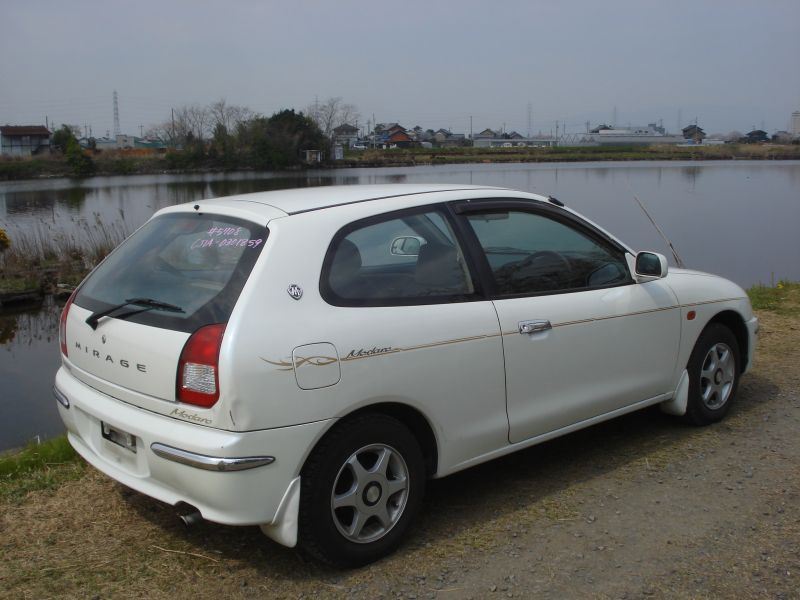Mitsubishi mirage 1999