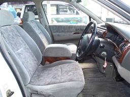 Nissan rnessa салон