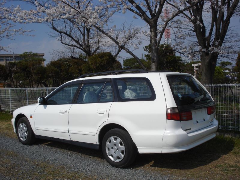 Mitsubishi legnum 1997