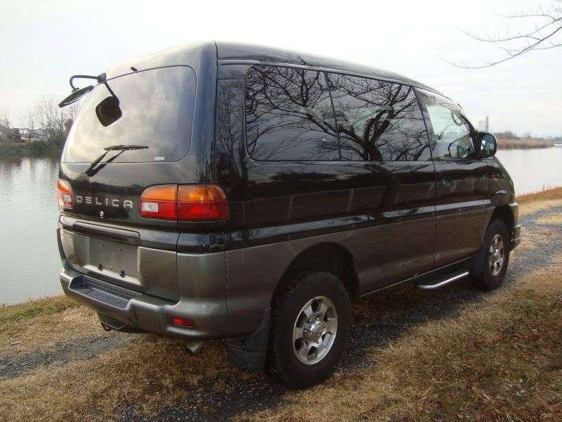 Mitsubishi DELICA SPACE GEAR CHAMONIX 4WD, 2000, used for sale