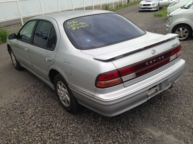 Nissan cefiro 1995