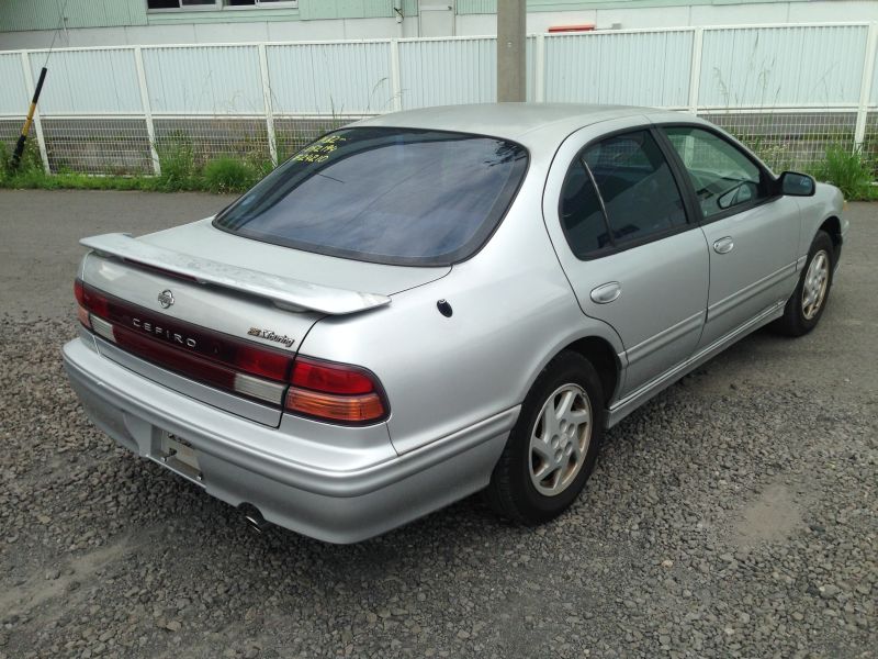 Nissan cefiro 1995