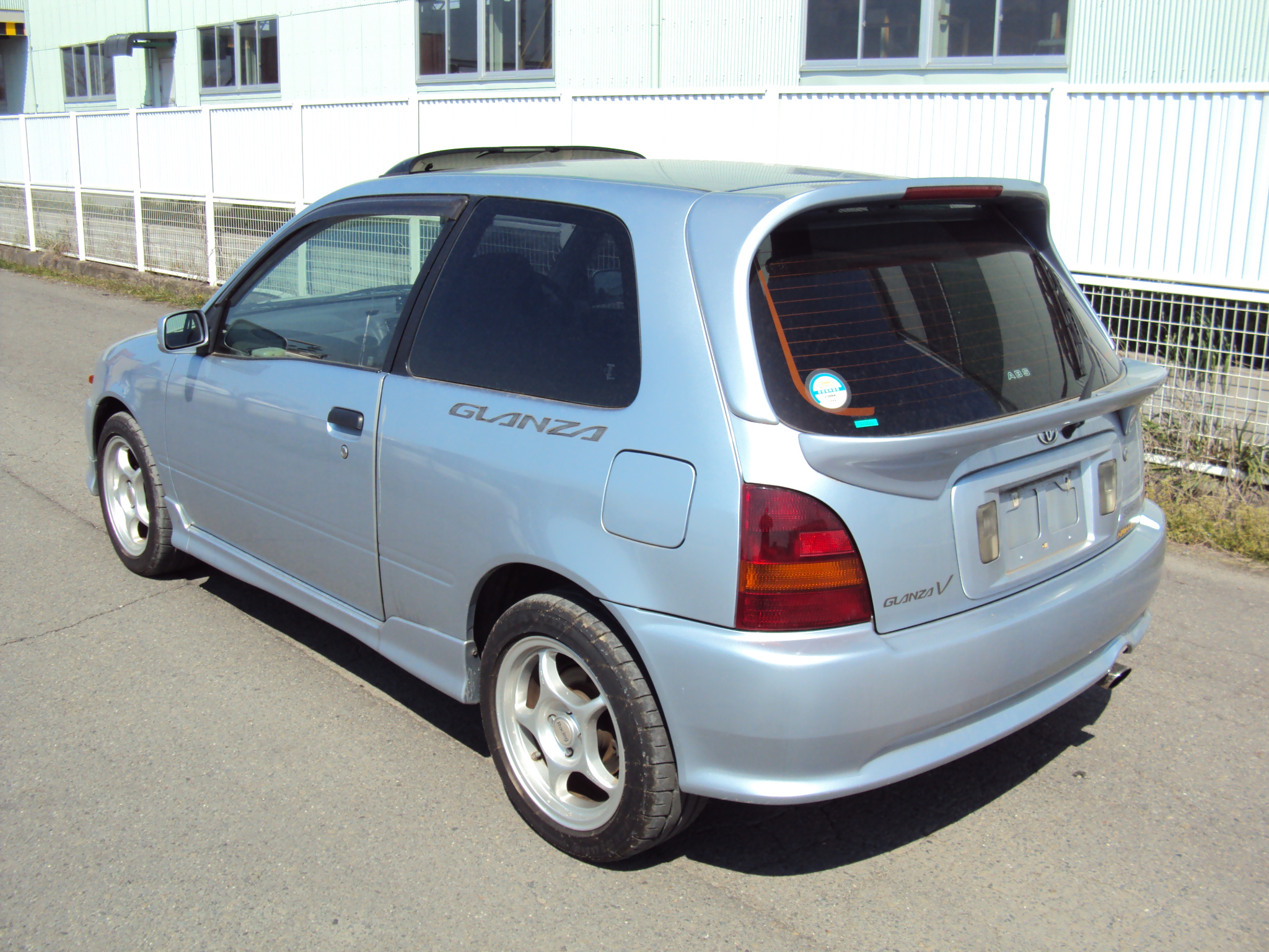Toyota starlet glanza