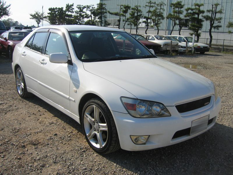 Toyota altezza 1999