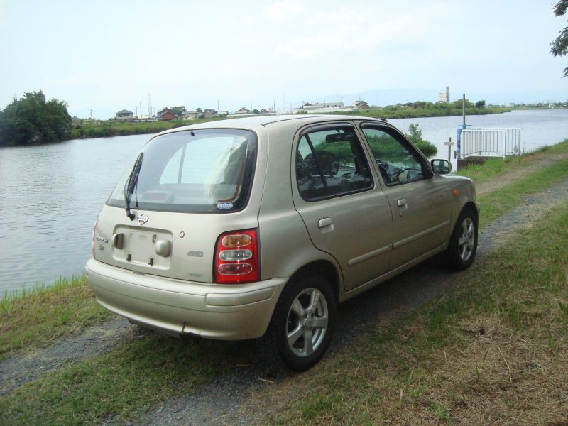 Nissan march 2001