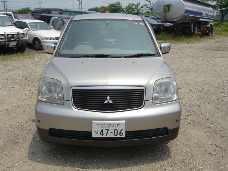 Mitsubishi dion 2000