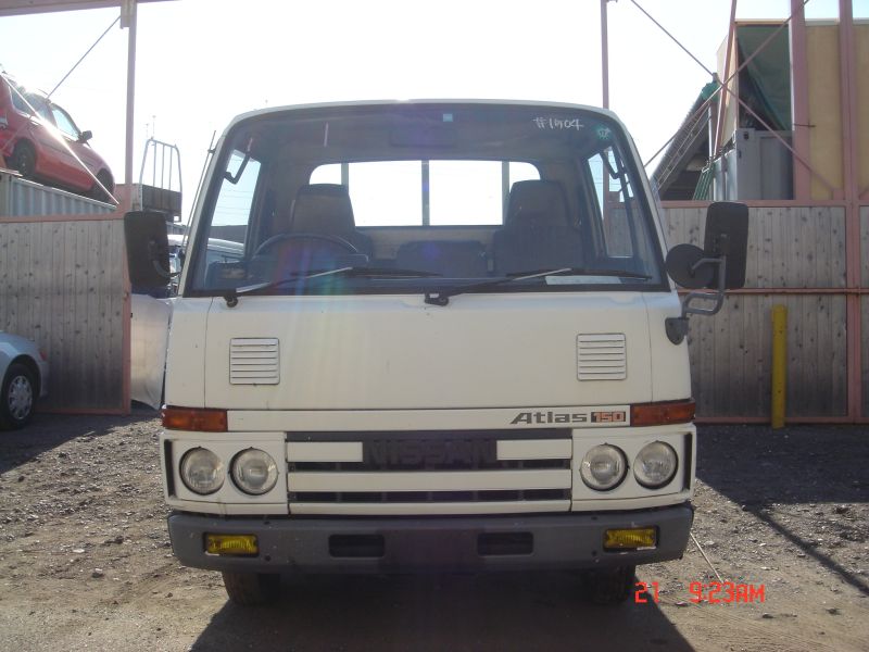 Nissan atlas зеркало