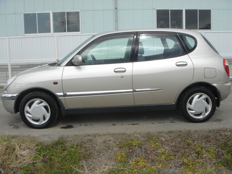 Daihatsu storia 1998