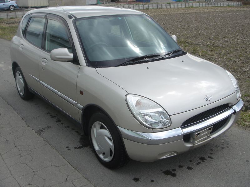 Daihatsu storia 1998