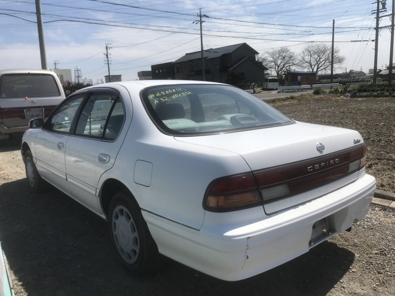 Nissan cefiro 1995