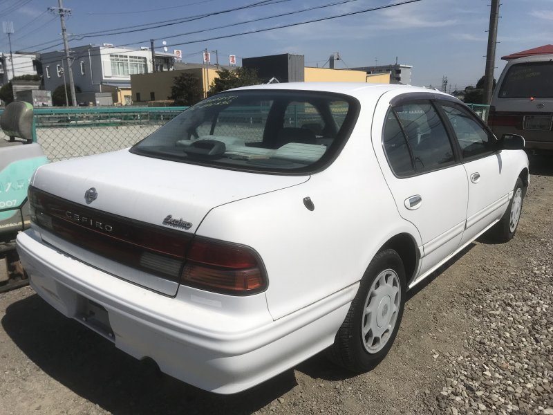 Nissan cefiro 1995