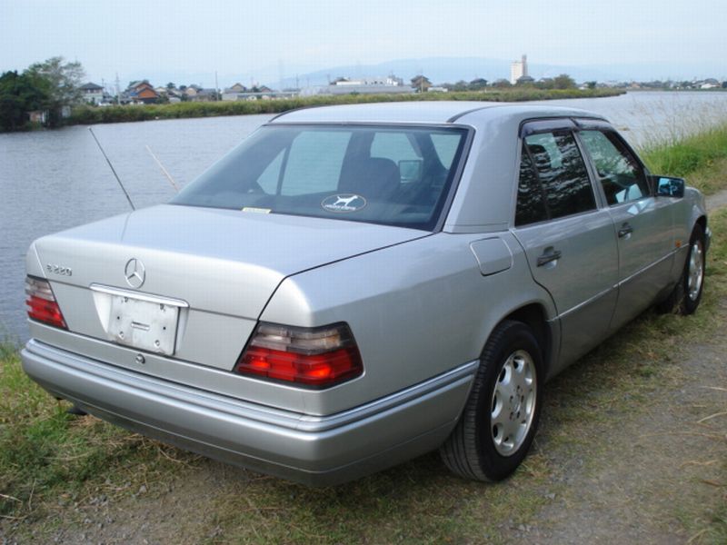 Мерседес e220 1994