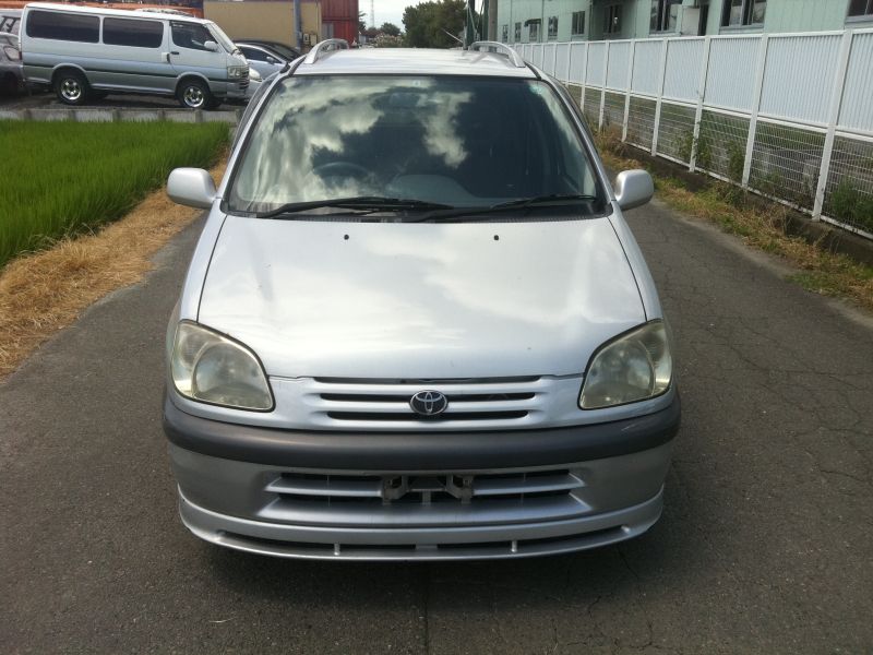 Toyota raum фото