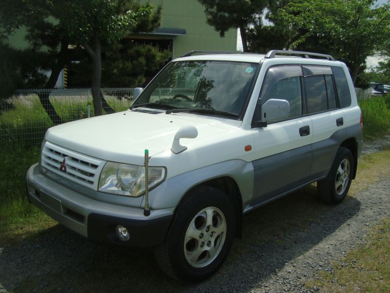 Mitsubishi pajero io 1998