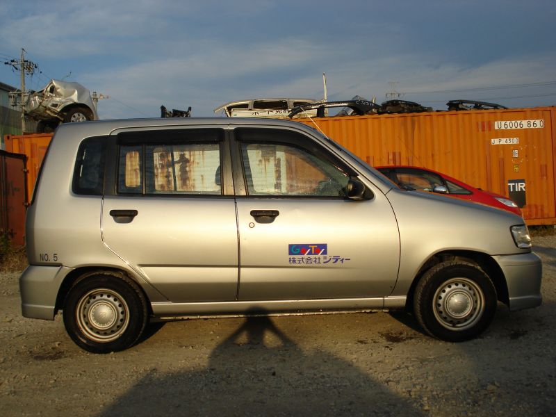 Nissan cube 1999