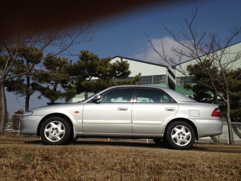 Mazda capella 2000