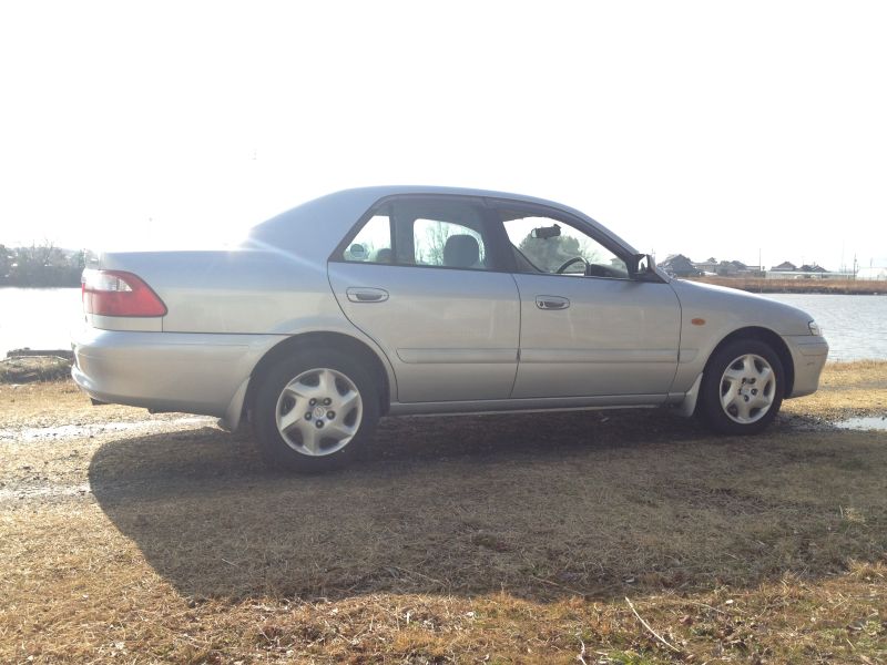 Mazda capella 2000