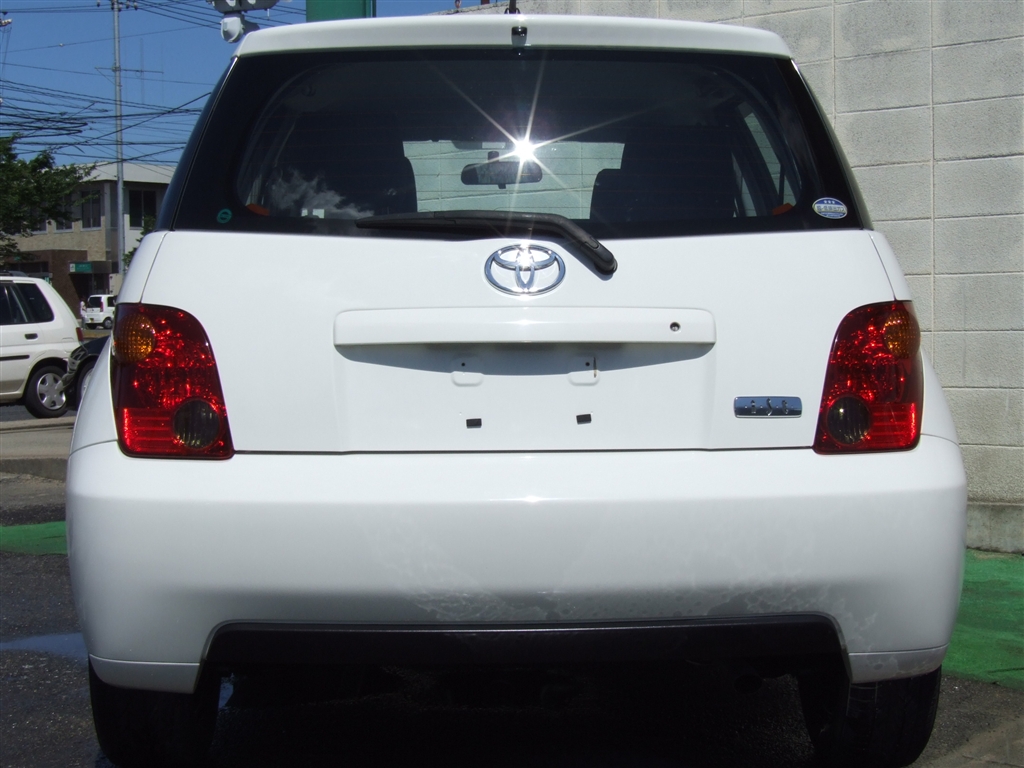 Бампер toyota ist
