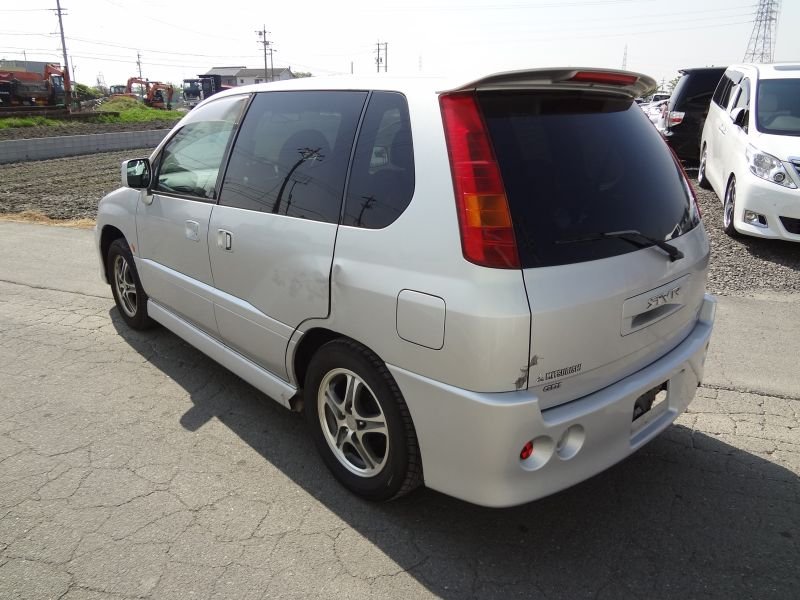 Mitsubishi rvr 2000