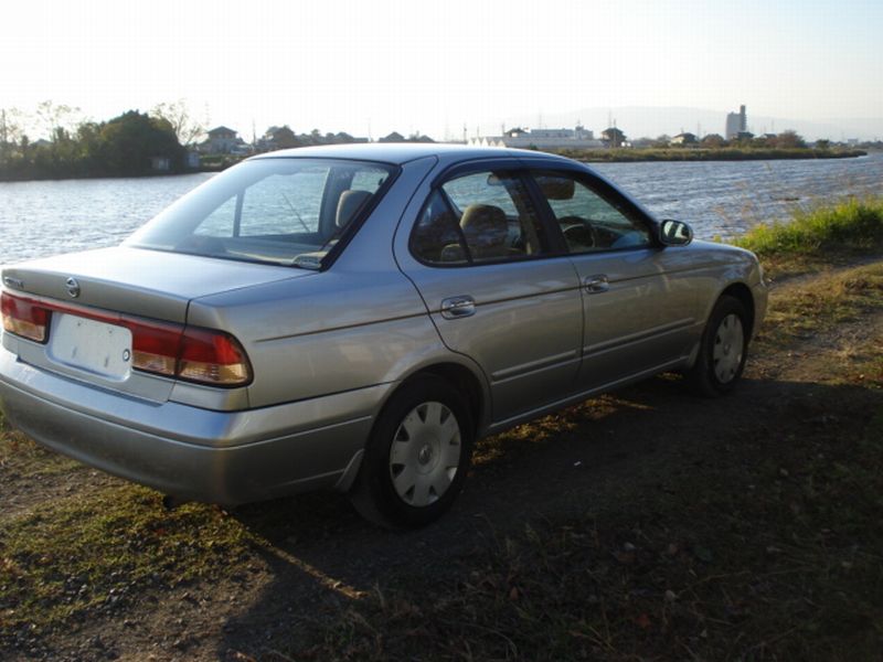 Nissan sunny 2003