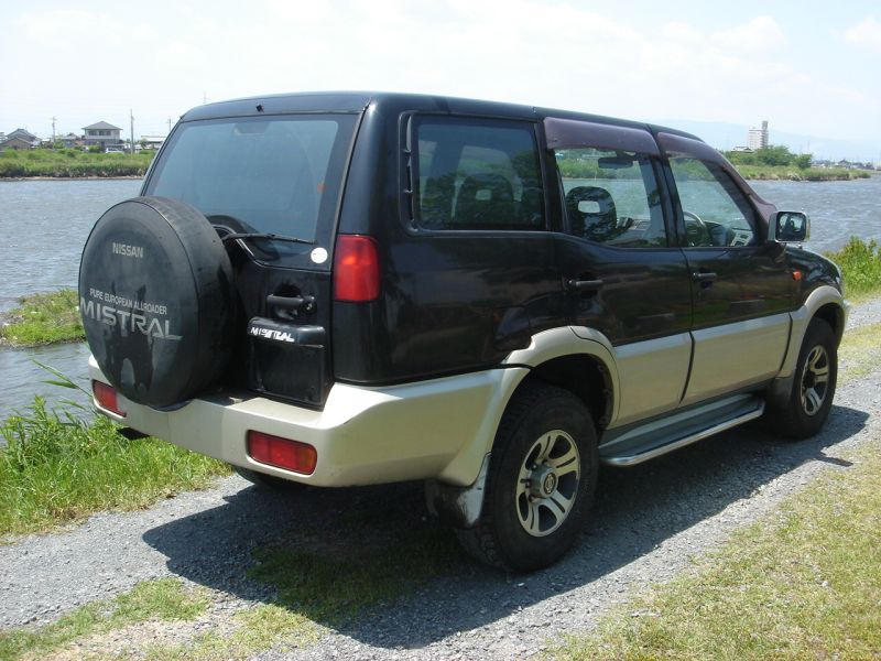 Nissan mistral 1996