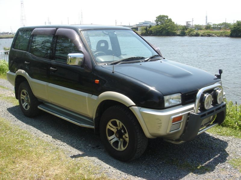 Nissan mistral 1996
