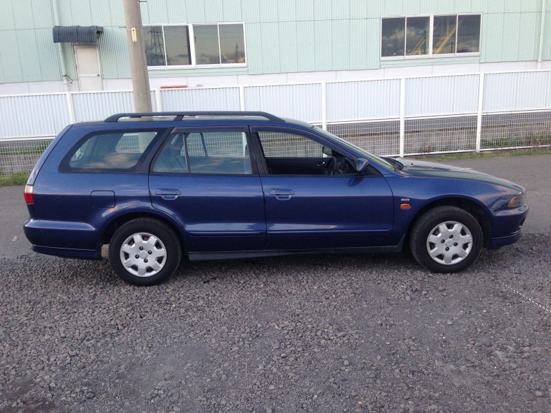 Mitsubishi legnum 1997