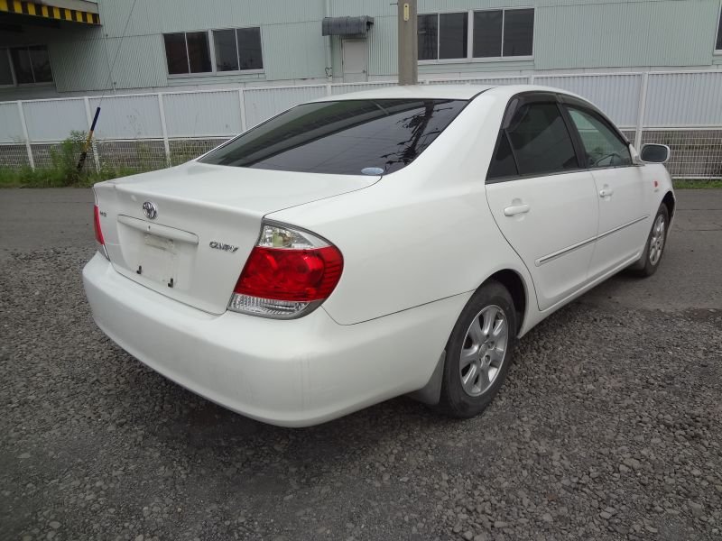 Toyota Camry 2009: Sebuah Legenda Sedan yang Tetap Relevan