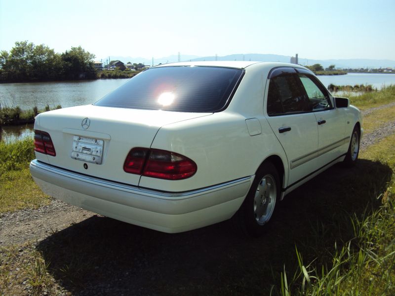 Мерседес e240 1998