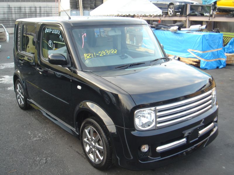 Nissan cube rider