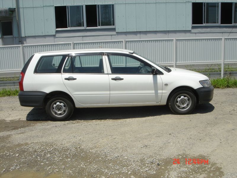 Mitsubishi lancer cargo