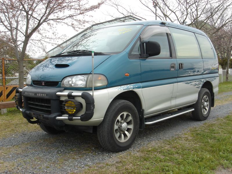 Mitsubishi delica d4