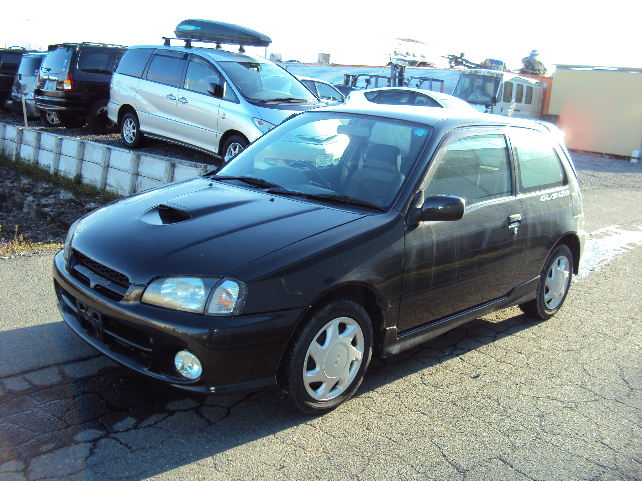 Toyota starlet glanza