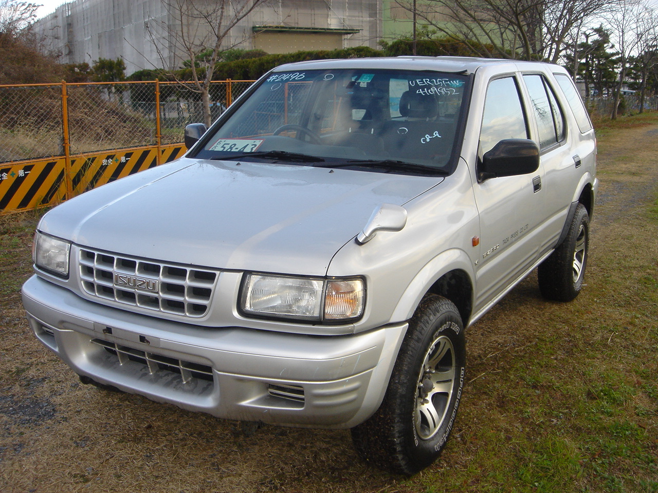 Isuzu wizard 2000
