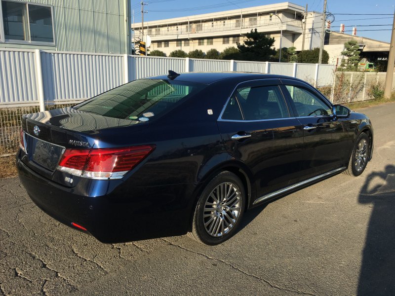 Toyota crown 2014
